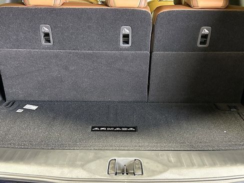 New 2025 Nissan Armada SL w/ Captain's Chari Seat Package image 27