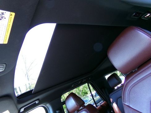 Used 2024 Ford Expedition Limited AWD/4WD image 19