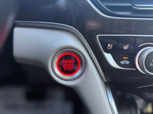 Used 2018 Honda Accord Touring image 22