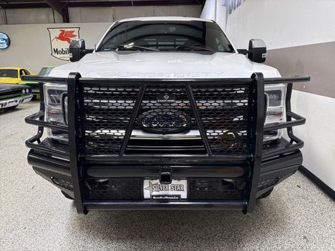 Used 2022 Ford F350 Platinum w/ FX4 Off-Road Package image 45