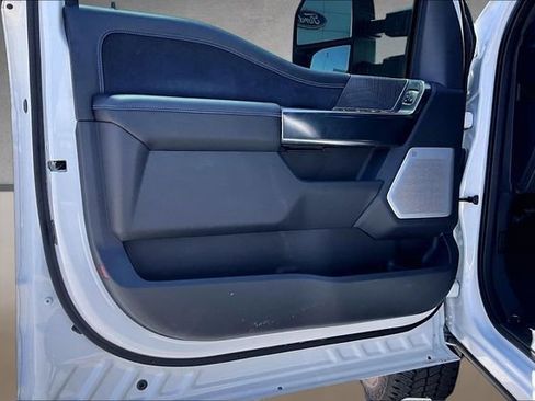 Used 2025 Ford F250 Platinum w/ FX4 Off-Road Package AWD/4WD image 16