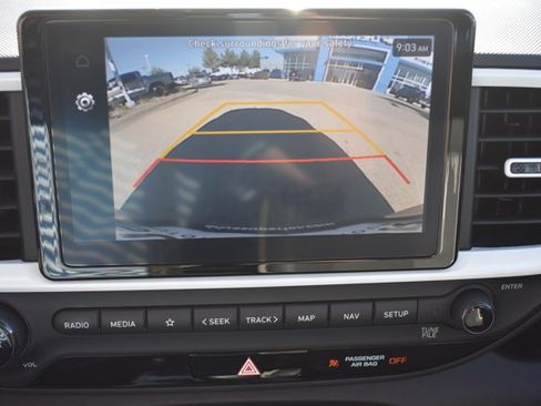 Used 2024 Hyundai Venue Limited image 23