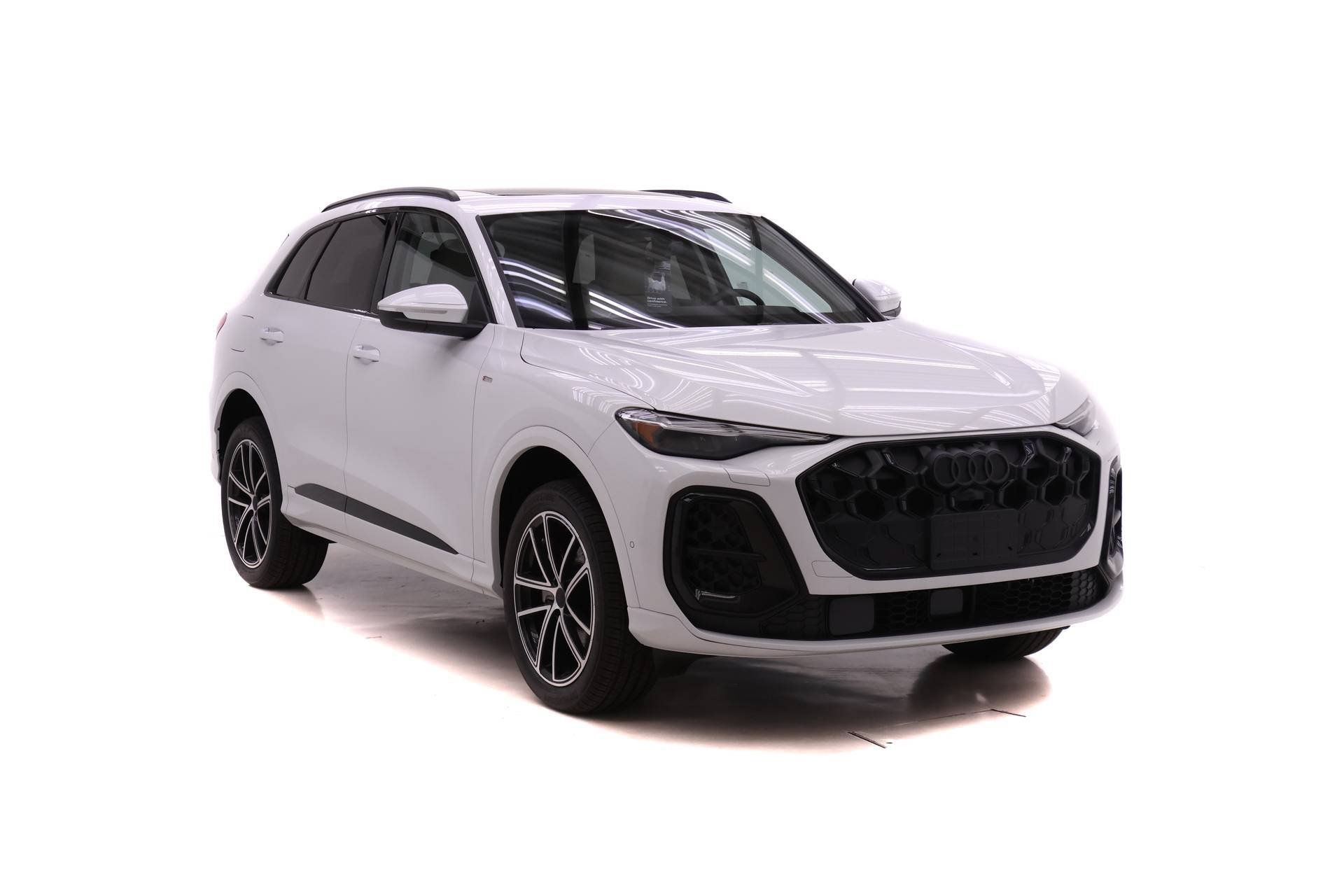 Used 2026 Audi Q5 Premium Plus w/ Premium Plus AWD/4WD image 2