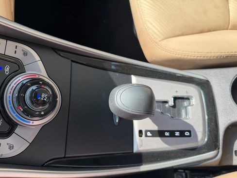 Used 2013 Hyundai Elantra GLS w/ Preferred Pkg image 48