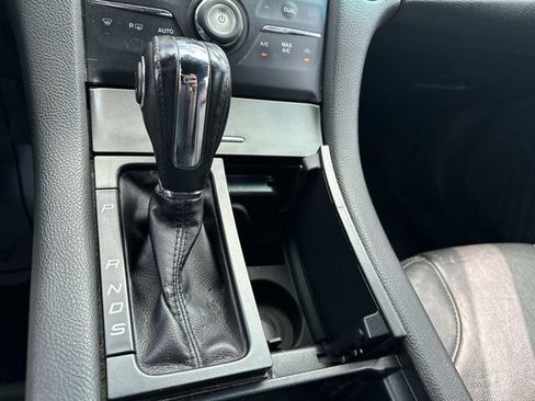 Used 2016 Ford Taurus SEL w/ Equipment Group 201A FWD image 26