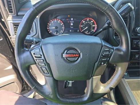 Used 2021 Nissan Titan PRO-4X w/ Pro-4x Convenience Package AWD/4WD image 6