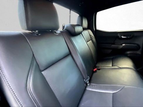 Certified 2020 Toyota Tacoma TRD Off-Road w/ TRD Premium Off Road Package image 23