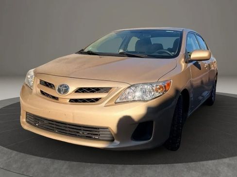 Used 2012 Toyota Corolla LE image 1