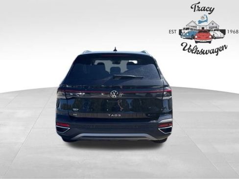 New 2025 Volkswagen Taos SE image 6