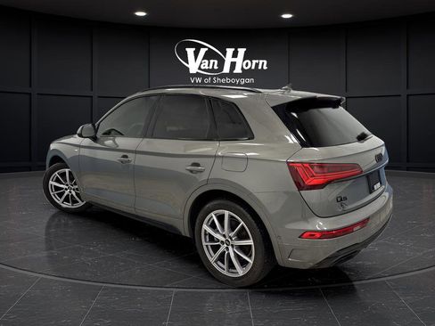 Used 2023 Audi Q5 e Prestige w/ Prestige Package image 3