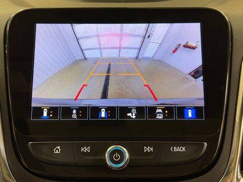 Used 2023 Chevrolet Equinox Premier AWD/4WD image 52
