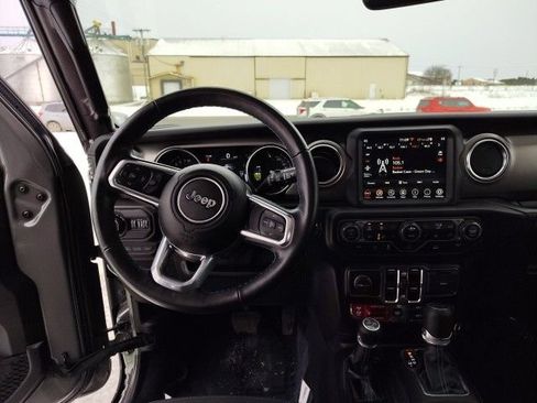 Used 2021 Jeep Wrangler Unlimited Rubicon 4xe w/ Cold Weather Group AWD/4WD image 34
