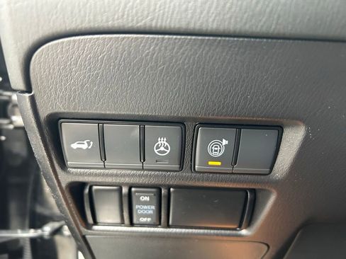 Used 2024 Nissan Armada SL w/ Captain's Chairs Package AWD/4WD image 14