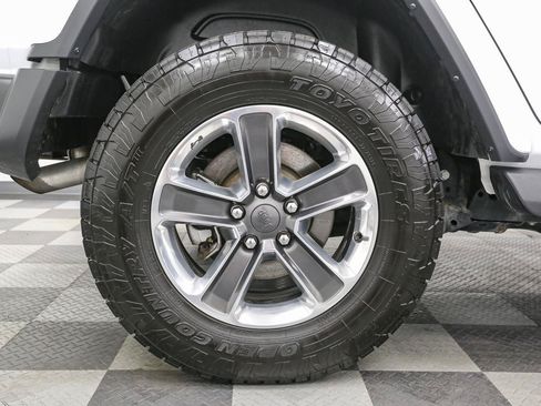 Used 2022 Jeep Wrangler Unlimited Sahara w/ LED Lighting Group AWD/4WD image 18