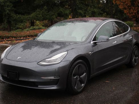 Used 2018 Tesla Model 3 Long Range image 1