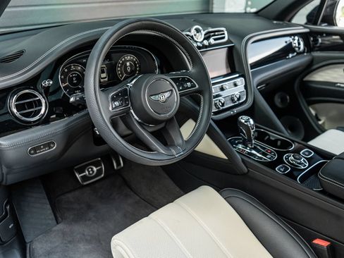 Certified 2026 Bentley Bentayga Speed AWD/4WD image 30