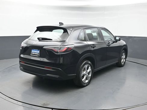 Certified 2025 Honda HR-V LX image 6