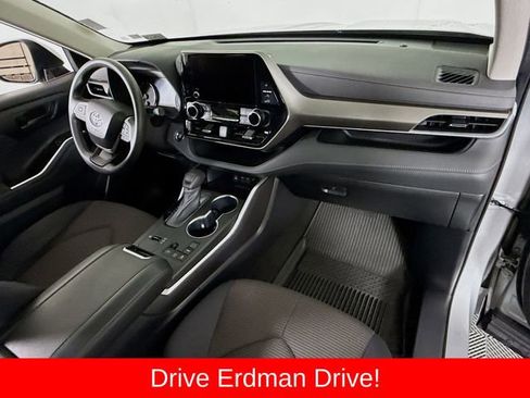 Used 2023 Toyota Highlander L FWD image 26