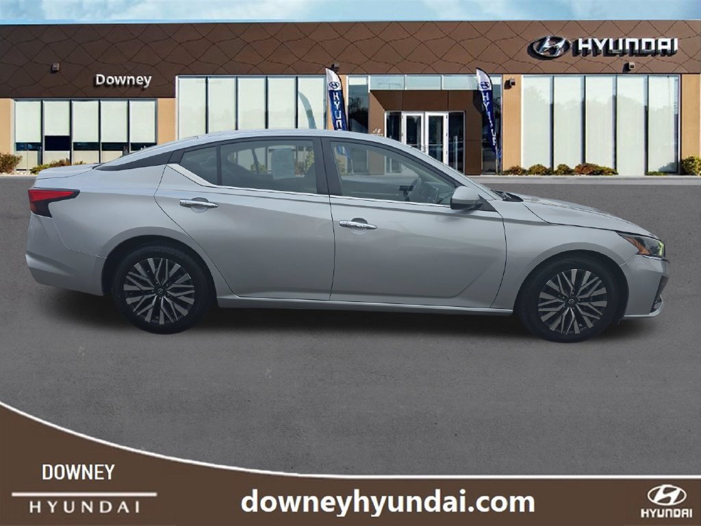 Used 2023 Nissan Altima 2.5 SV FWD image 6