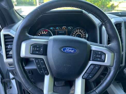 Used 2019 Ford F150 Lariat w/ Equipment Group 502A Luxury AWD/4WD image 23