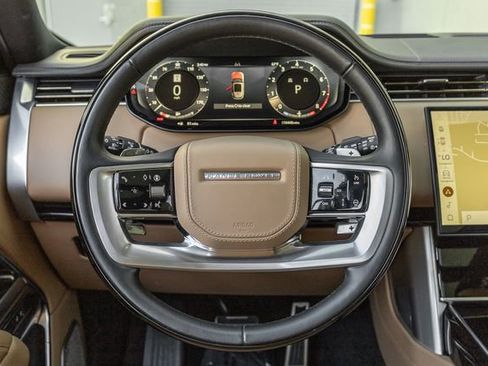 Used 2025 Land Rover Range Rover Autobiography AWD/4WD image 9