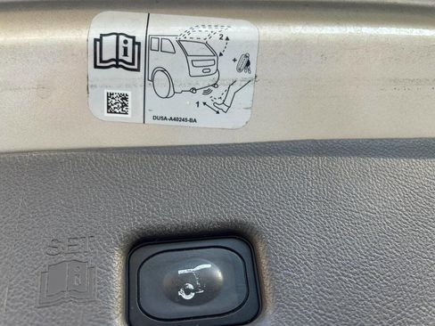 Used 2017 Lincoln MKX Select w/ Select Plus Package image 49