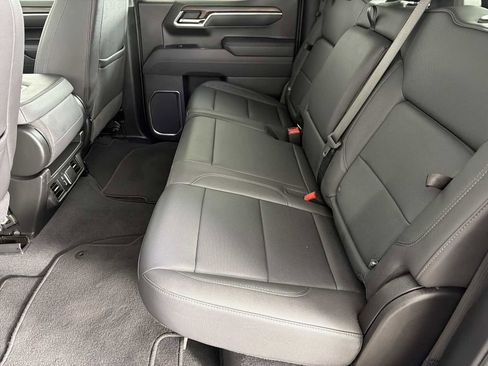 Used 2025 GMC Sierra 1500 SLT image 18