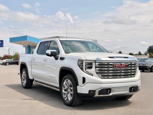 Used 2023 GMC Sierra 1500 Denali AWD/4WD image 7
