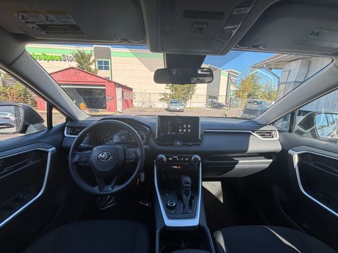 Used 2025 Toyota RAV4 LE image 32