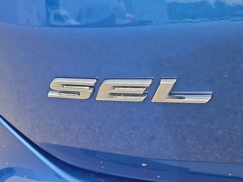 Certified 2024 Ford Edge SEL w/ Convenience Package AWD/4WD image 9