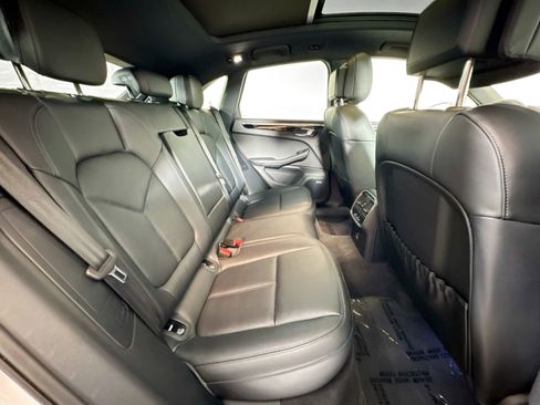 Used 2025 Porsche Macan image 23