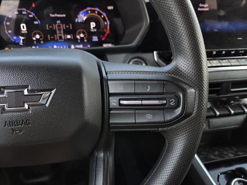 Used 2025 Chevrolet Colorado Trail Boss AWD/4WD image 23