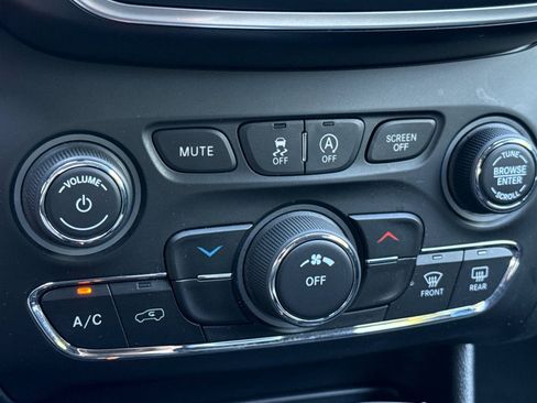 Used 2020 Jeep Cherokee Latitude image 26