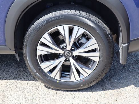 Used 2023 Nissan Rogue SV FWD image 13