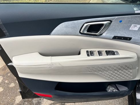 New 2026 Kia Carnival EX image 20