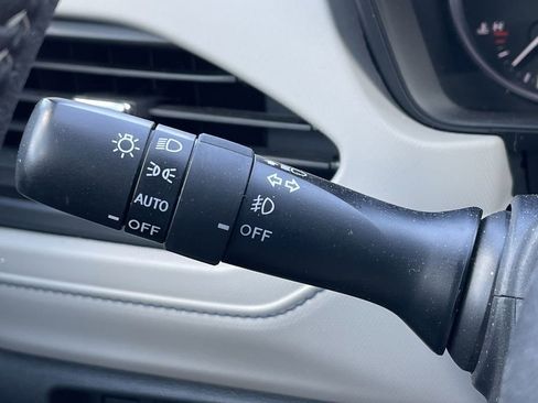 Certified 2025 Subaru Forester Premium AWD/4WD image 27