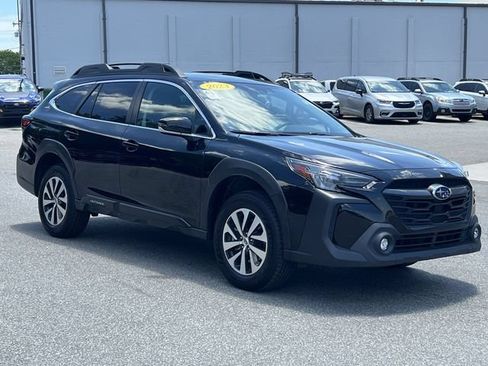 Used 2023 Subaru Outback Premium AWD/4WD image 15