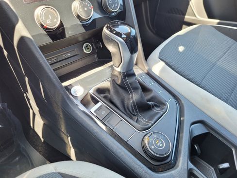 Used 2025 Volkswagen Taos S AWD/4WD image 16