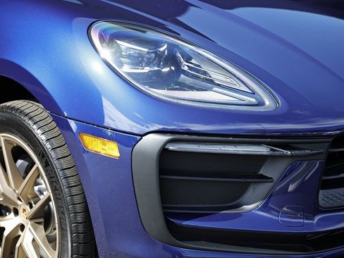 New 2026 Porsche Macan image 18