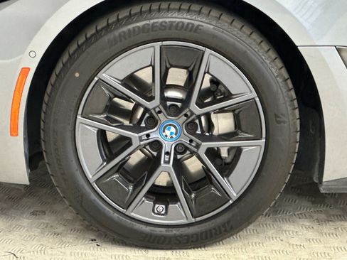 Used 2023 BMW i4 eDrive35 RWD image 12
