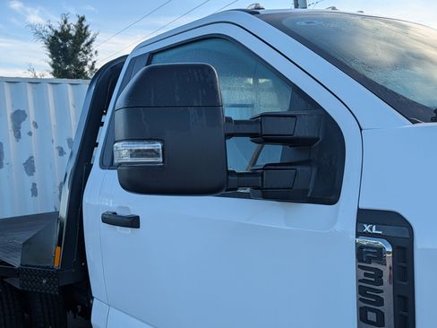 New 2025 Ford F350 XL w/ XL Chrome Package RWD image 10