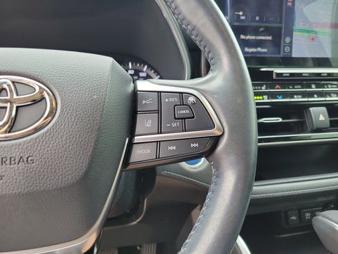 Used 2021 Toyota Highlander Limited AWD/4WD image 23