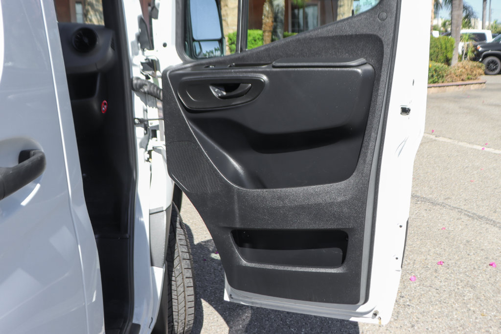 Used 2022 Mercedes-Benz Sprinter 1500 image 33