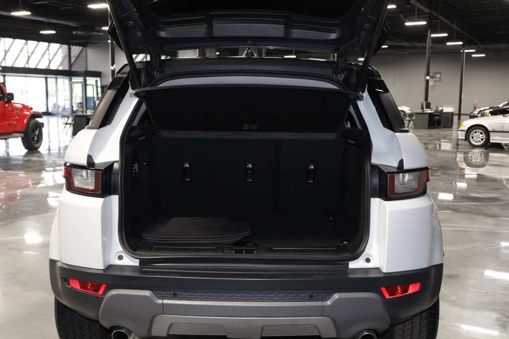 Used 2018 Land Rover Range Rover Evoque SE AWD/4WD image 30