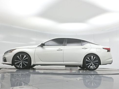 Used 2022 Nissan Altima 2.0 SR image 8
