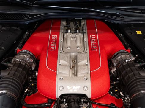 Certified 2022 Ferrari 812 GTS RWD image 17