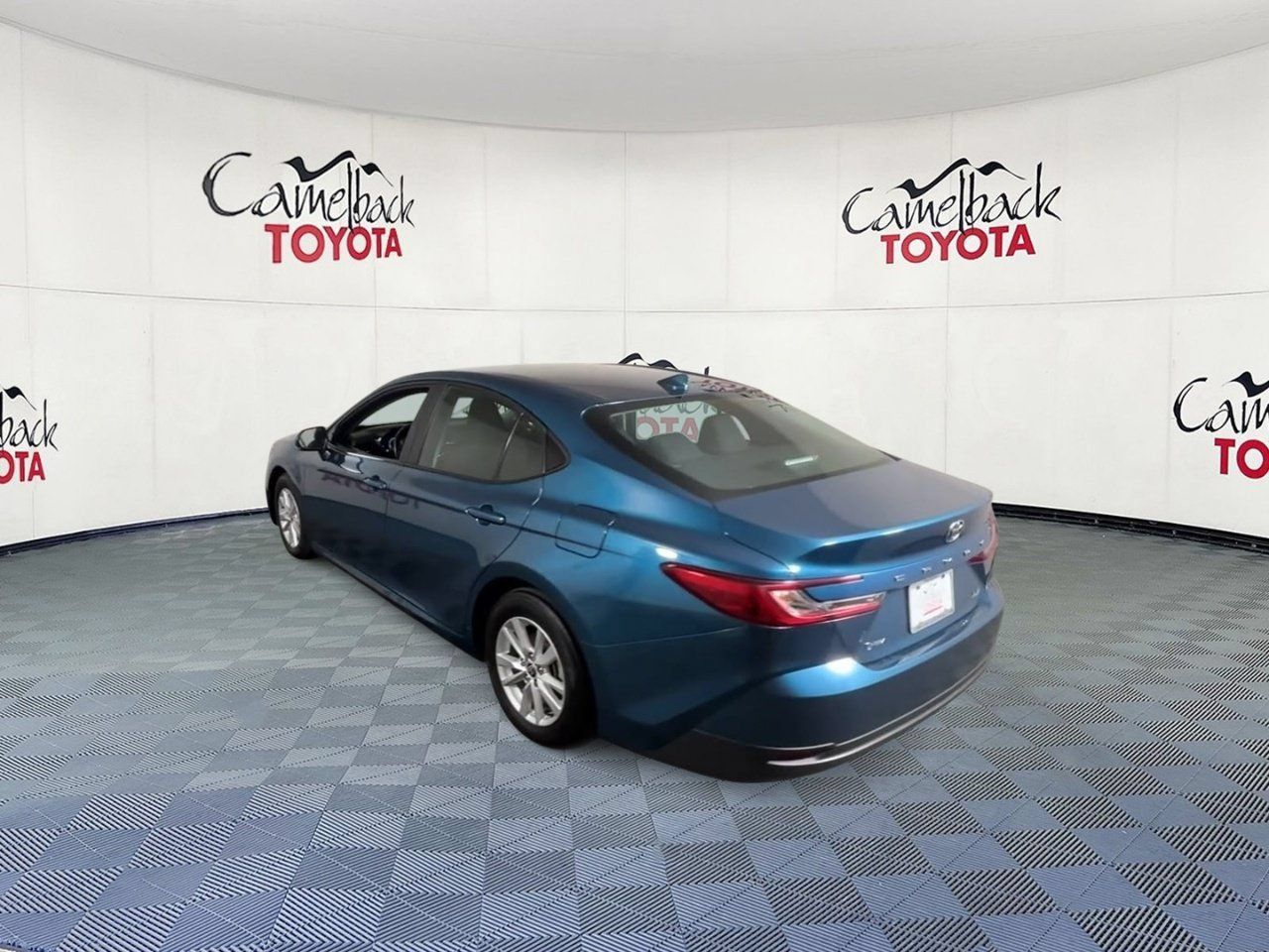 Used 2025 Toyota Camry LE w/ Convenience Package FWD image 8