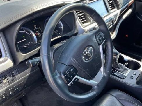 Used 2016 Toyota Highlander Limited Platinum AWD/4WD image 14
