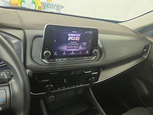 Used 2023 Nissan Rogue SV image 21