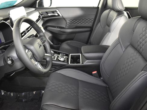 Used 2025 Mitsubishi Outlander SEL Black Edition image 14